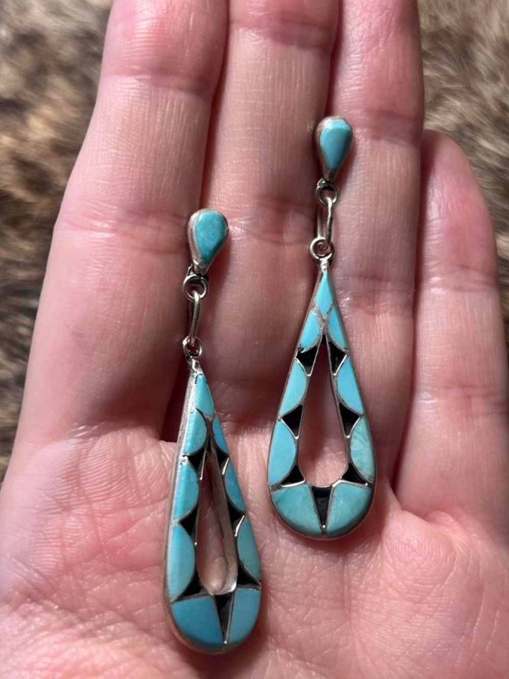 Sterling Native American Zuni Emma Bowekaty turquoise and onyx drop earrings - Picture 2 of 3